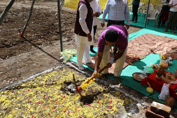 Hon'ble Vice-Chancellor Dr. Z. P. Patel laid the foundation stone of ‘IT-cum-Recreation Room for Girls’ at N. M. College of Agriculture, Navsari 