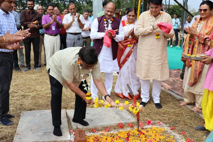 Hon’ble Vice-Chancellor Dr. Z. P. Patel laid the foundation stone for the ‘ASPEE Auditorium’ at NAU Navsari