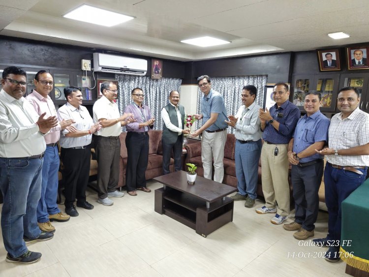 Hon'ble Vice-Chancellor Dr. Z. P. Patel was honored by university officers in recognition of his successful four-year tenure as Vice-Chancellor at NAU