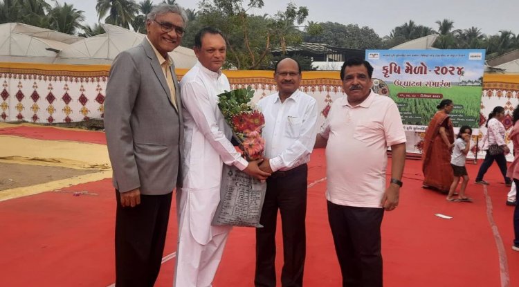 Visit of dignitaries on the 2nd day (December 22) of Mega krushimela at NAU Navsari. 