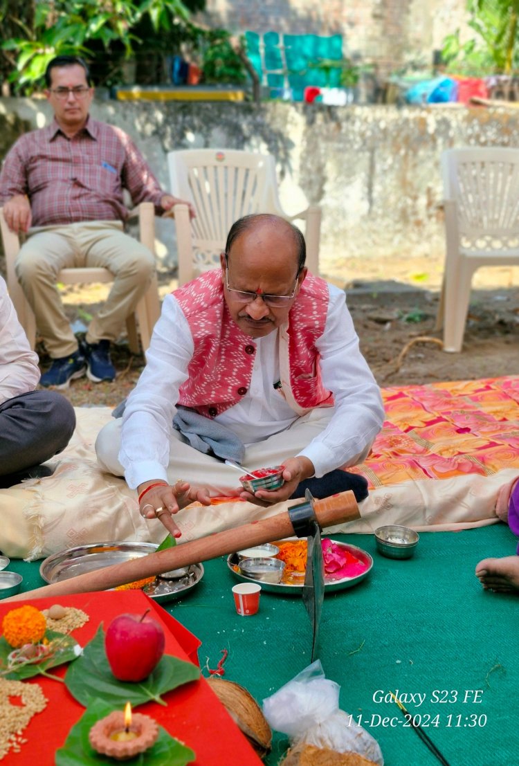 Hon'ble Vice-Chancellor Dr. Z. P. Patel laid the foundation stone of ‘Extension of Girls’ hostel’ at College of Agriculture, Waghai 