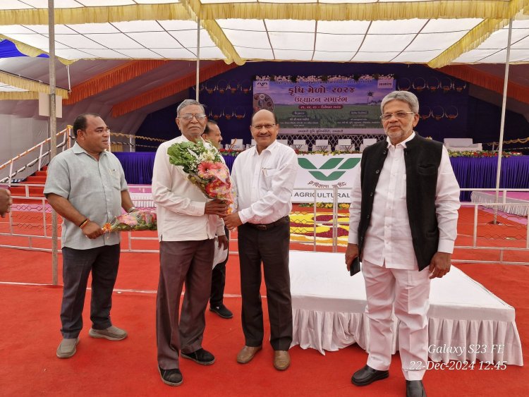 Visit of dignitaries on the 2nd day (December 22) of Mega krushimela at NAU Navsari. 