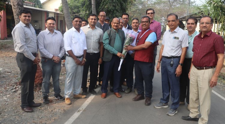 Hon'ble Vice-Chancellor Dr. Z. P. Patel visited Main Sugarcane Research Station, NAU, Navsari.