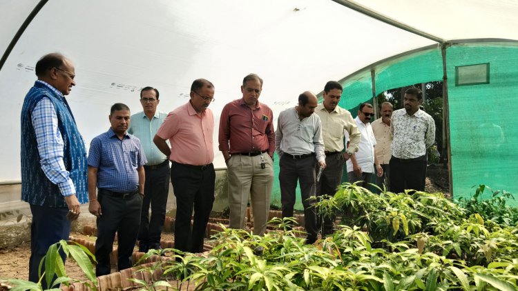 Hon’ble Vice-Chancellor, Dr. Z. P. Patel visited Agriculture Experimental Station, Paria on January 31, 2025. 