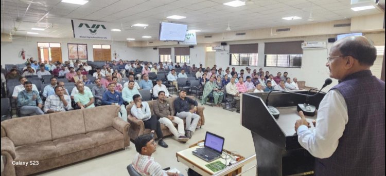 A training session on financial and information technology operations was held on April 21, 2025 