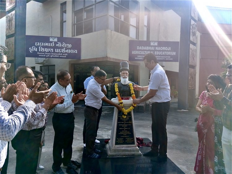 Tribute to able son of Navsari and Grand Old Man of India Shri Dadabhai Naoroji