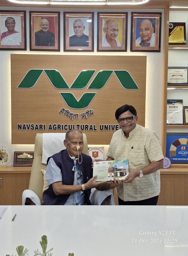 Hon’ble Vice-Chancellor Dr. Z. P. Patel felicitated Shri Kiranbhai L. Patel, Managing Director, ASPEE Group of Companies