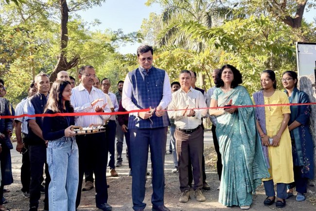 Hon'ble Vice Chancellor Dr. T.R.Ahlawat inaugurated the Exhibition-cum-Sale on “Horticulture for health and happiness” 