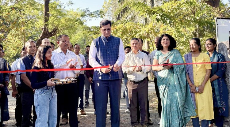 Hon'ble Vice Chancellor Dr. T.R.Ahlawat inaugurated the Exhibition-cum-Sale on “Horticulture for health and happiness” 