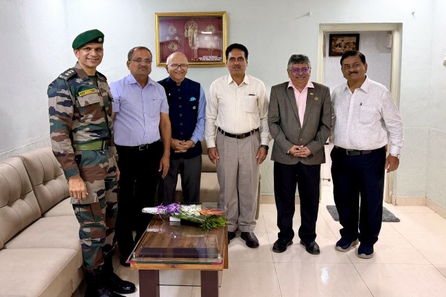 Air Marshal (Retd) Prakash Desai, PVSM, AVSM, VSM; and Wg Cdr (Retd) Jaydev Desai paid a gracious visit to Hon’ble Vice-Chancellor, Dr. R. M. Naik on 21st August 2026.