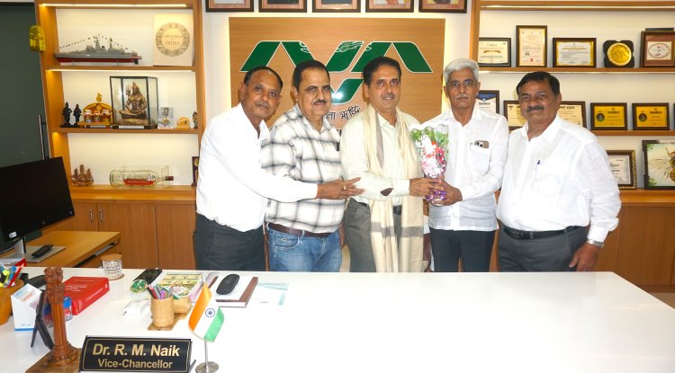 Dr. R. M. Naik, Hon’ble Vice-Chancellor, Navsari Agricultural University (NAU), Navsari was warmly felicitated by distinguished dignitaries of the Navsari District Chamber of Commerce & Industry.