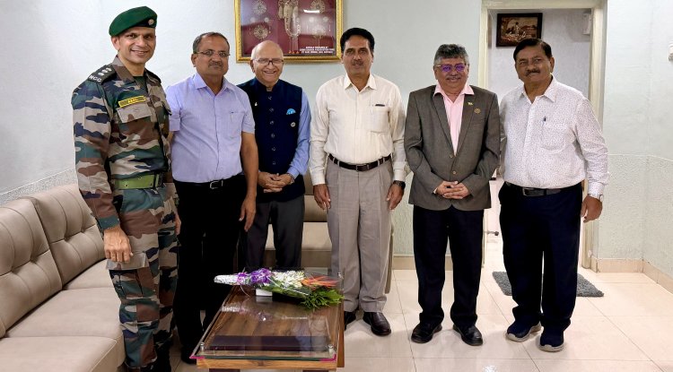 Air Marshal (Retd) Prakash Desai, PVSM, AVSM, VSM; and Wg Cdr (Retd) Jaydev Desai paid a gracious visit to Hon’ble Vice-Chancellor, Dr. R. M. Naik on 21st August 2026.