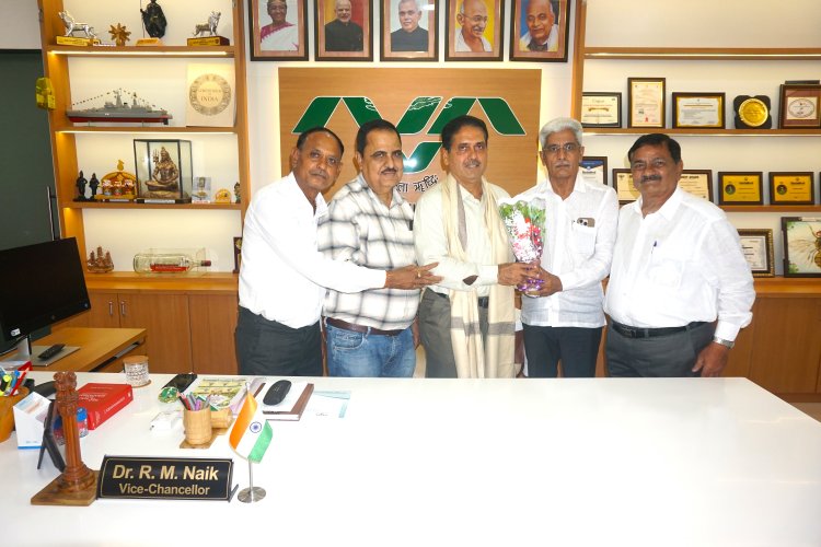 Dr. R. M. Naik, Hon’ble Vice-Chancellor, Navsari Agricultural University (NAU), Navsari was warmly felicitated by distinguished dignitaries of the Navsari District Chamber of Commerce & Industry.