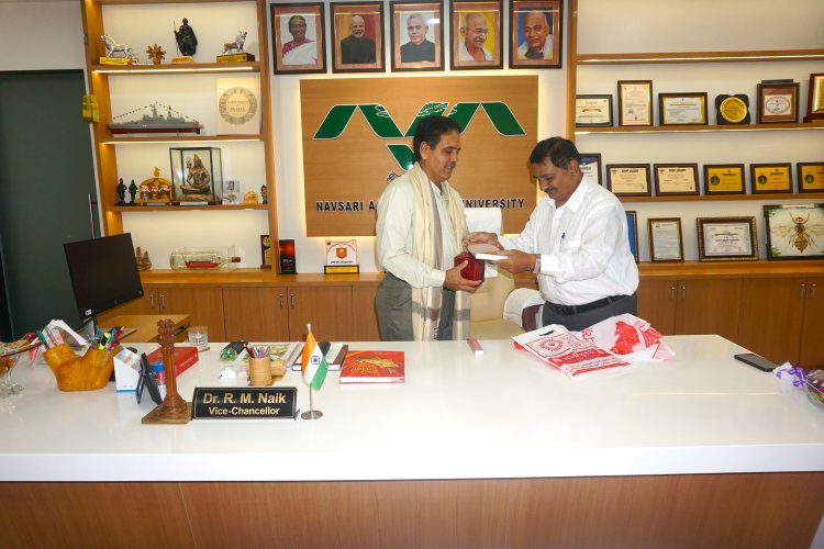 Dr. R. M. Naik, Hon’ble Vice-Chancellor, Navsari Agricultural University (NAU), Navsari was warmly felicitated by distinguished dignitaries of the Navsari District Chamber of Commerce & Industry.