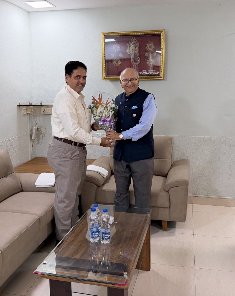 Air Marshal (Retd) Prakash Desai, PVSM, AVSM, VSM; and Wg Cdr (Retd) Jaydev Desai paid a gracious visit to Hon’ble Vice-Chancellor, Dr. R. M. Naik on 21st August 2026.