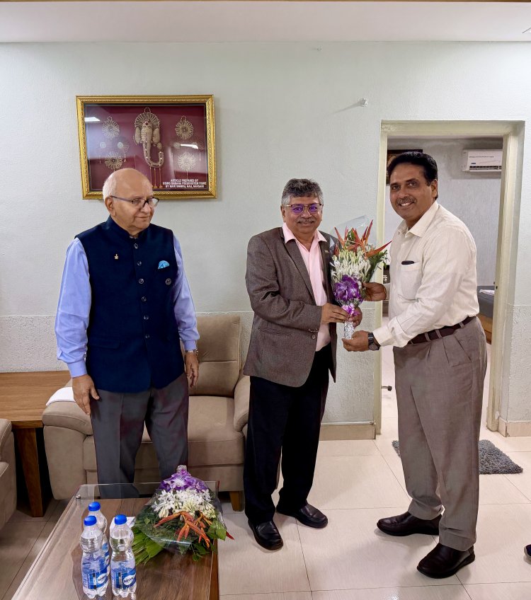Air Marshal (Retd) Prakash Desai, PVSM, AVSM, VSM; and Wg Cdr (Retd) Jaydev Desai paid a gracious visit to Hon’ble Vice-Chancellor, Dr. R. M. Naik on 21st August 2026.