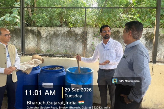 Hon’ble Vice-Chancellor, NAU, Navsari, Dr. R. M. Naik visited the Natural Farming demonstration and research facilities at the College of Agriculture, Bharuch.