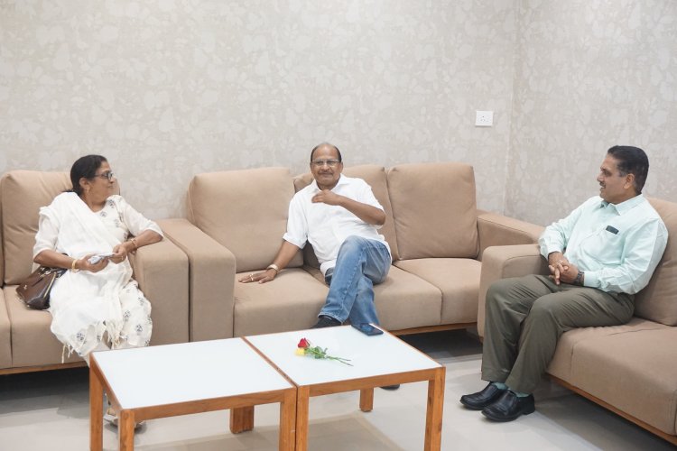 Today, Former Vice-Chancellor of NAU, Navsari, Dr. Z. P. Patel along with Dr. Harshavatiben Patel, Former Principal, Shri J. P. Pardiwala Arts & Commerce College paid a courtesy visit to Dr. R. M. Naik, Hon’ble Vice-Chancellor, NAU, Navsari.