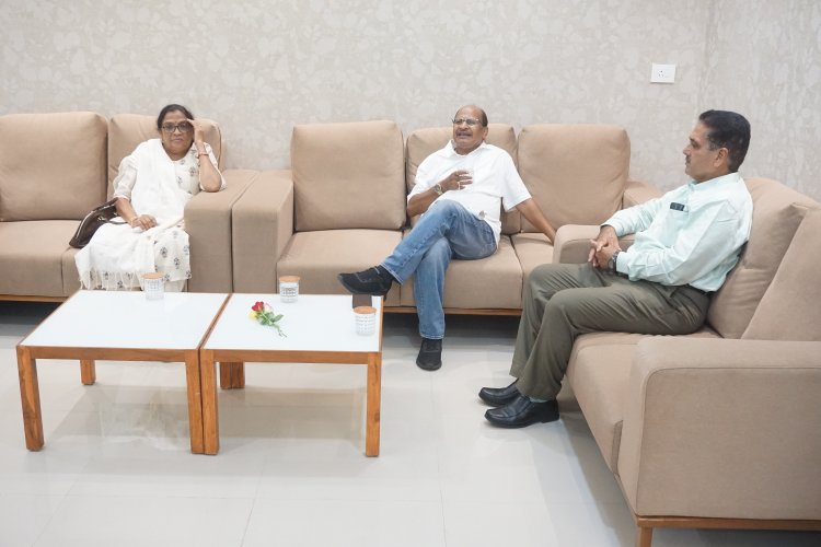 Today, Former Vice-Chancellor of NAU, Navsari, Dr. Z. P. Patel along with Dr. Harshavatiben Patel, Former Principal, Shri J. P. Pardiwala Arts & Commerce College paid a courtesy visit to Dr. R. M. Naik, Hon’ble Vice-Chancellor, NAU, Navsari.