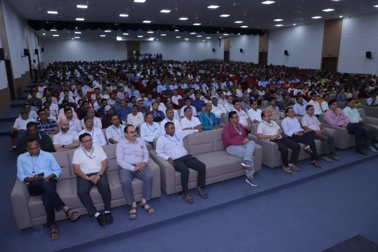  નવસારી કૃષિ યુનિવર્સિટી, નવસારી ખાતે તા. ૧૭ સપ્ટેમ્બર, ૨૦૨૬ના રોજ ‘સેવા સંકલ્પ અભિયાન’ અંતર્ગત ‘આશીર્વાદનો દીવો’ સદભાવના કાર્યક્રમનું ભવ્ય આયોજન કરવામાં આવ્યું.
