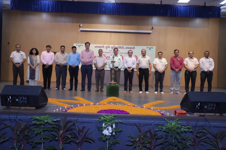  નવસારી કૃષિ યુનિવર્સિટી, નવસારી ખાતે તા. ૧૭ સપ્ટેમ્બર, ૨૦૨૬ના રોજ ‘સેવા સંકલ્પ અભિયાન’ અંતર્ગત ‘આશીર્વાદનો દીવો’ સદભાવના કાર્યક્રમનું ભવ્ય આયોજન કરવામાં આવ્યું.