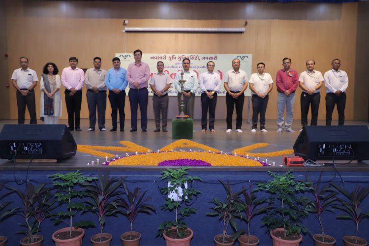  નવસારી કૃષિ યુનિવર્સિટી, નવસારી ખાતે તા. ૧૭ સપ્ટેમ્બર, ૨૦૨૬ના રોજ ‘સેવા સંકલ્પ અભિયાન’ અંતર્ગત ‘આશીર્વાદનો દીવો’ સદભાવના કાર્યક્રમનું ભવ્ય આયોજન કરવામાં આવ્યું.