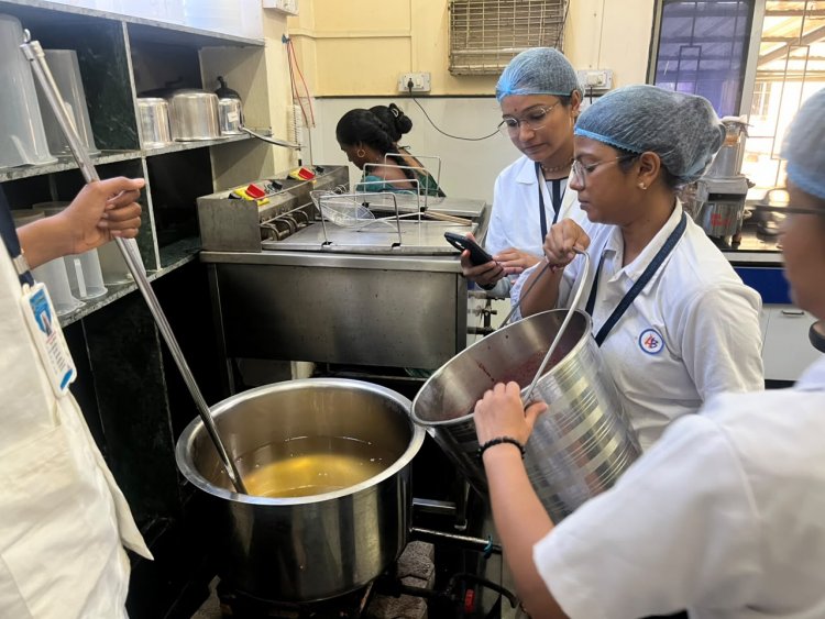 Dr. R. M. Naik, Hon’ble Vice-Chancellor, Navsari Agricultural University, Navsari visited the experiential learning unit “Post harvest handling and value addition” at the Department of Post-Harvest Technology, ASPEE College of Horticulture (ACH) on 11 September 2026. 