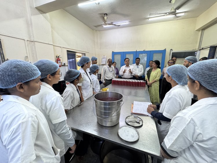 Dr. R. M. Naik, Hon’ble Vice-Chancellor, Navsari Agricultural University, Navsari visited the experiential learning unit “Post harvest handling and value addition” at the Department of Post-Harvest Technology, ASPEE College of Horticulture (ACH) on 11 September 2026. 
