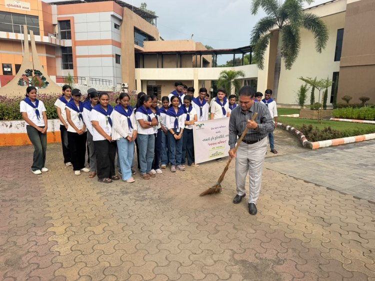 As part of the Seva Sankalp Abhiyan, Navsari Agricultural University, Navsari organized a “Swachhata Abhiyan” across the University Campus with the objective of promoting cleanliness and creating awareness about maintaining a clean and healthy environment.