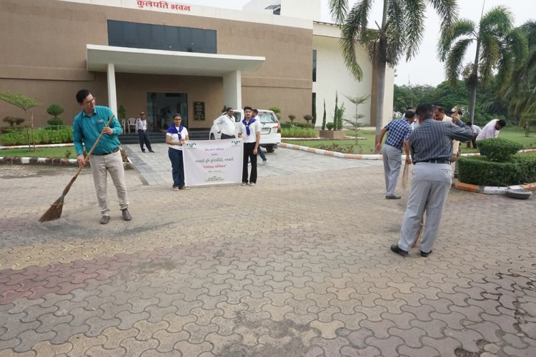 As part of the Seva Sankalp Abhiyan, Navsari Agricultural University, Navsari organized a “Swachhata Abhiyan” across the University Campus with the objective of promoting cleanliness and creating awareness about maintaining a clean and healthy environment.
