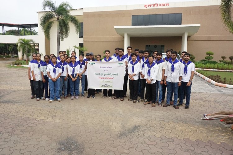 As part of the Seva Sankalp Abhiyan, Navsari Agricultural University, Navsari organized a “Swachhata Abhiyan” across the University Campus with the objective of promoting cleanliness and creating awareness about maintaining a clean and healthy environment.