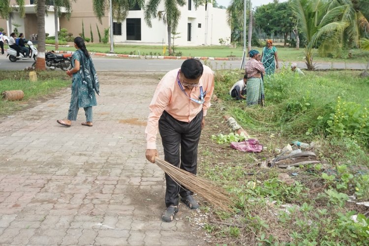 As part of the Seva Sankalp Abhiyan, Navsari Agricultural University, Navsari organized a “Swachhata Abhiyan” across the University Campus with the objective of promoting cleanliness and creating awareness about maintaining a clean and healthy environment.