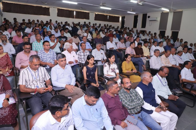 Hon’ble Vice-Chancellor, NAU, Navsari, Dr. R. M. Naik presided over the One-Day Seminar on Kamalam (Dragon Fruit) organised under the Seva Sankalp Abhiyan, by ASPEE College of Horticulture and the State Department of Horticulture on 22nd September 2026 at Navsari Agricultural University, Navsari.