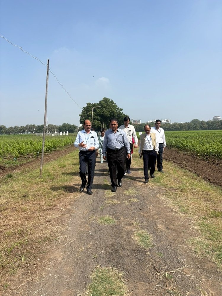Hon'ble Vice-Chancellor, NAU, Navsari Dr. R. M. Naik visited the Regional Cotton Research Station, Bharuch on 29th September, 2026 along with Director of Research & Dean PG Studies, Dr. Timur Ahllawat; Associate Director of Research, Dr. Vikas Naik and Dr. Lalit Mahatma; Director of Students’ Welfare, Prof. Jaimin Naik; and Dr. D.D. Patel, Principal, COA, NAU, Bharuch. 