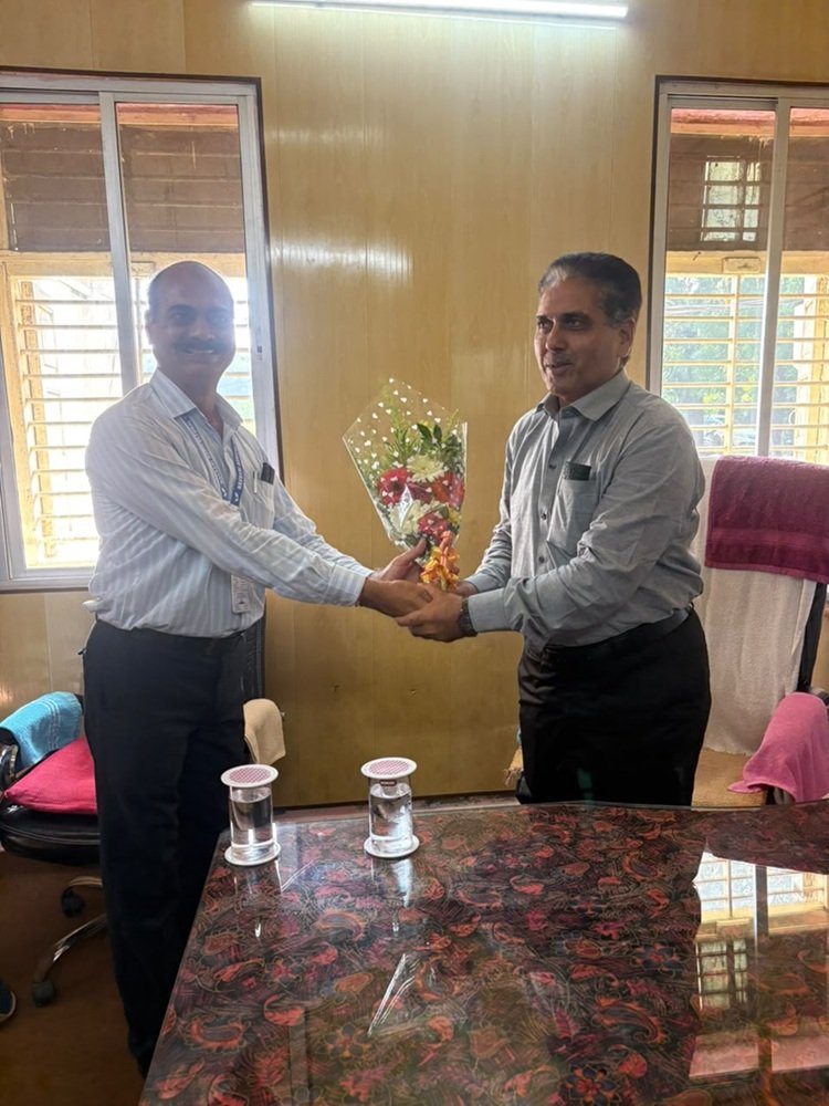 Hon'ble Vice-Chancellor, NAU, Navsari Dr. R. M. Naik visited the Regional Cotton Research Station, Bharuch on 29th September, 2026 along with Director of Research & Dean PG Studies, Dr. Timur Ahllawat; Associate Director of Research, Dr. Vikas Naik and Dr. Lalit Mahatma; Director of Students’ Welfare, Prof. Jaimin Naik; and Dr. D.D. Patel, Principal, COA, NAU, Bharuch. 