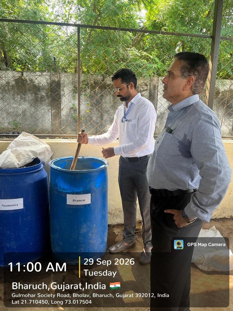 Hon’ble Vice-Chancellor, NAU, Navsari, Dr. R. M. Naik visited the Natural Farming demonstration and research facilities at the College of Agriculture, Bharuch.