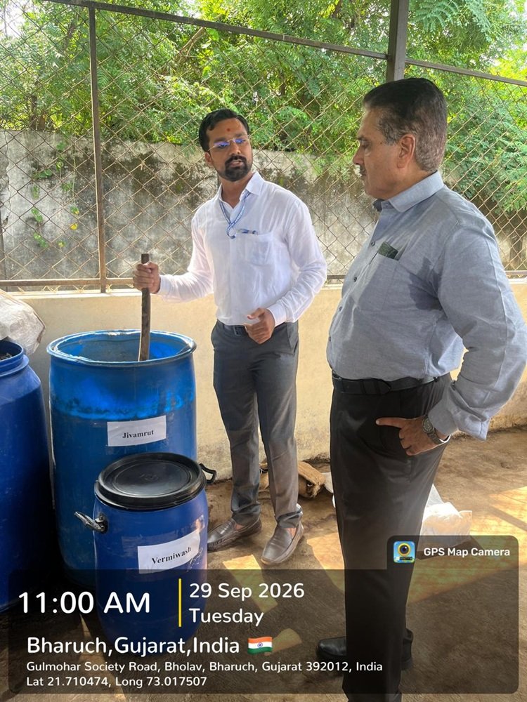 Hon’ble Vice-Chancellor, NAU, Navsari, Dr. R. M. Naik visited the Natural Farming demonstration and research facilities at the College of Agriculture, Bharuch.
