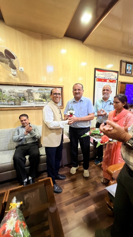 Hon’ble Vice-Chancellor, NAU, Navsari, Dr. R. M. Naik visited the College of Agriculture, Bharuch, for the first time after assuming office as Vice-Chancellor. During the visit, Hon’ble Vice-Chancellor reviewed various farm, academic, research and student welfare activities of the college. 