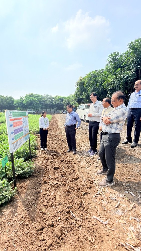 Hon’ble Vice-Chancellor, NAU, Navsari, Dr. R. M. Naik visited the College of Agriculture, Bharuch, for the first time after assuming office as Vice-Chancellor. During the visit, Hon’ble Vice-Chancellor reviewed various farm, academic, research and student welfare activities of the college. 
