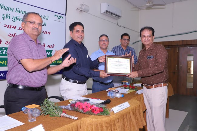 Krishi Vigyan Kendras of NAU brough Laurel for the University by bagging Best Performing KVK Award at 9th Annual Zonal Workshop of KVKs of ICAR–ATARI, Zone VIII