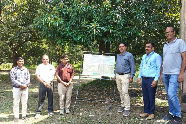 Visit of Hon’ble Vice-Chancellor Dr. R. M. Naik sir to AES, NAU, Paria