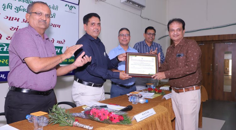 Krishi Vigyan Kendras of NAU brough Laurel for the University by bagging Best Performing KVK Award at 9th Annual Zonal Workshop of KVKs of ICAR–ATARI, Zone VIII