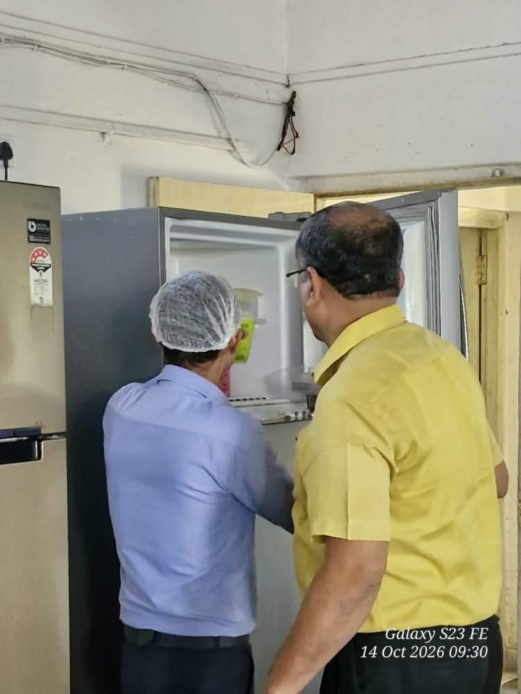 Hon’ble Vice-Chancellor, Navsari Agricultural University, Dr.R.M.Naik along with Director of Students’ Welfare, Prof. Jaimin R. Naik and Executive Engineer, Dr.Vipul Shinde made a surprise visit to the GANDHI Guest House canteen.