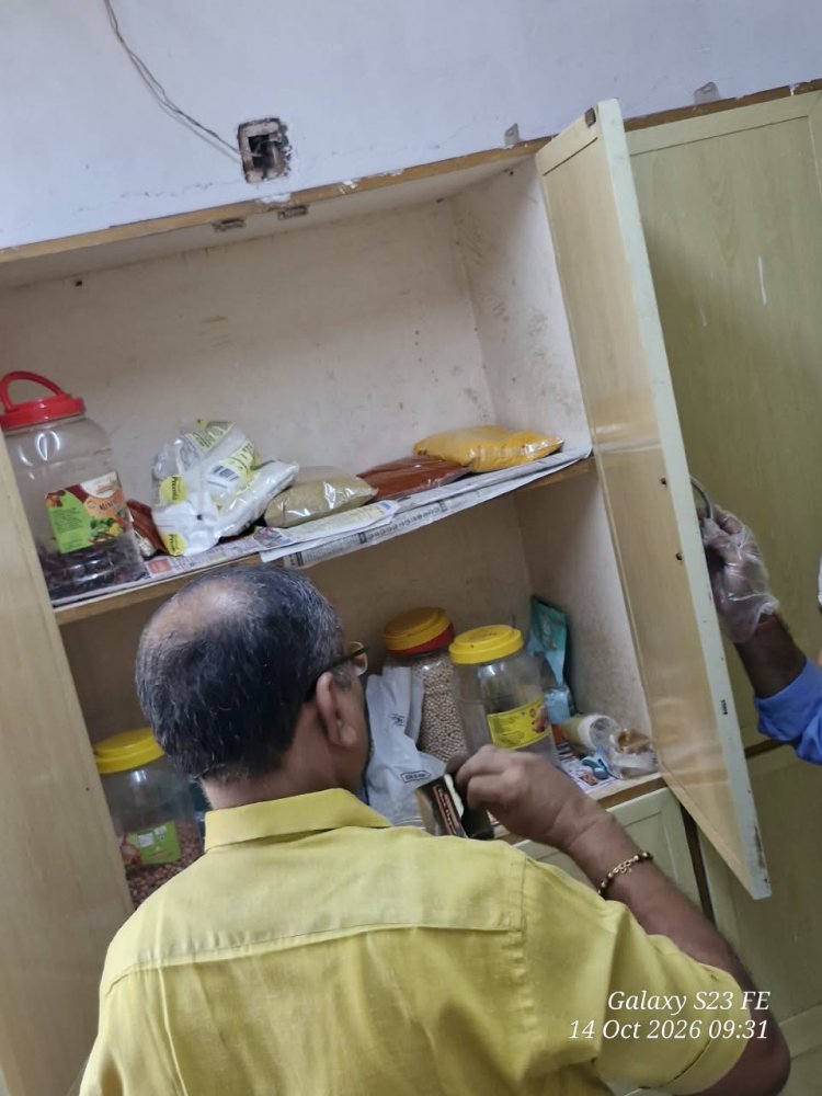 Hon’ble Vice-Chancellor, Navsari Agricultural University, Dr.R.M.Naik along with Director of Students’ Welfare, Prof. Jaimin R. Naik and Executive Engineer, Dr.Vipul Shinde made a surprise visit to the GANDHI Guest House canteen.